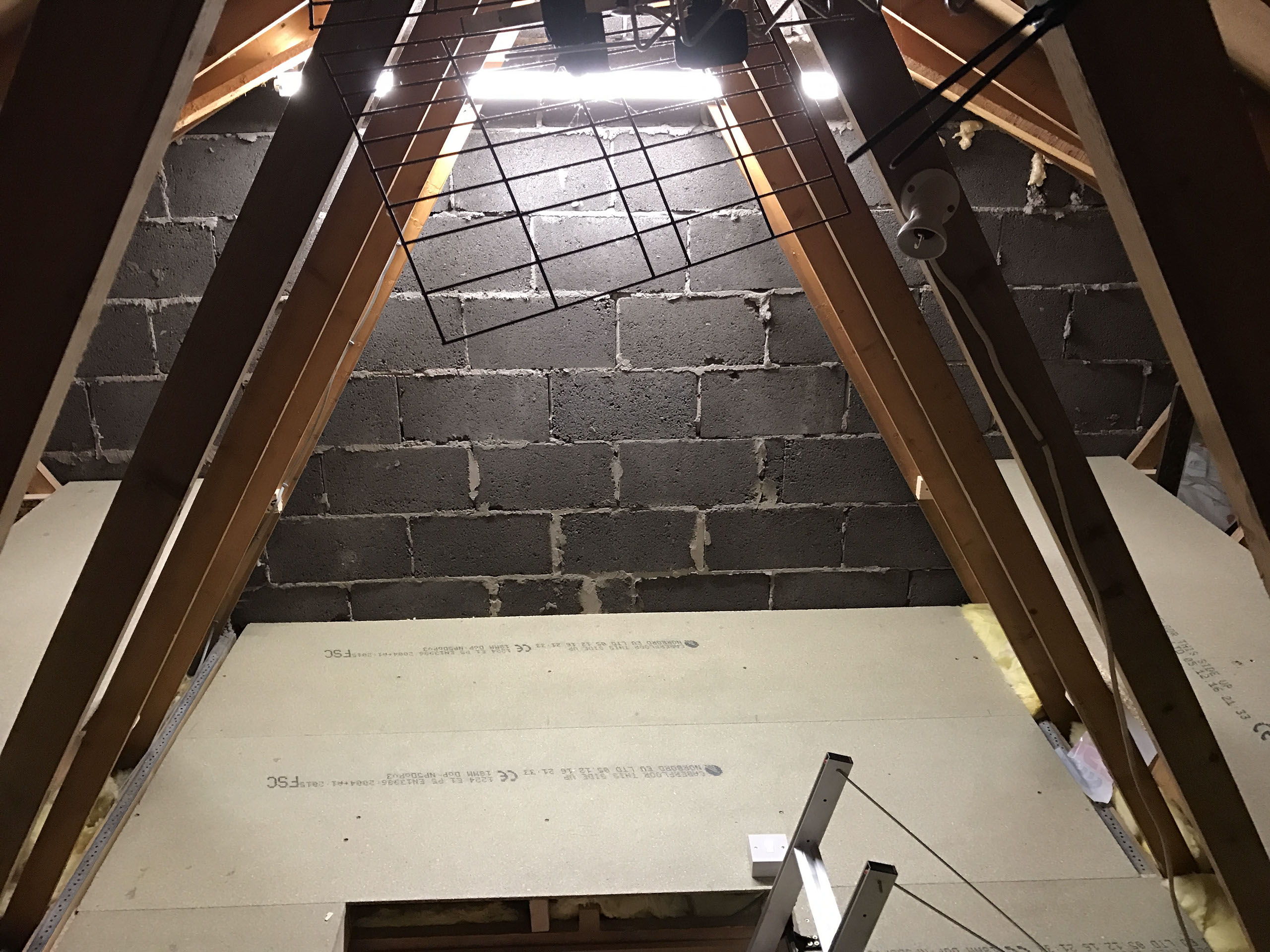 R & D Loft Ladders are a family run business covering Glasgow, Edinburgh and all areas of Scotland