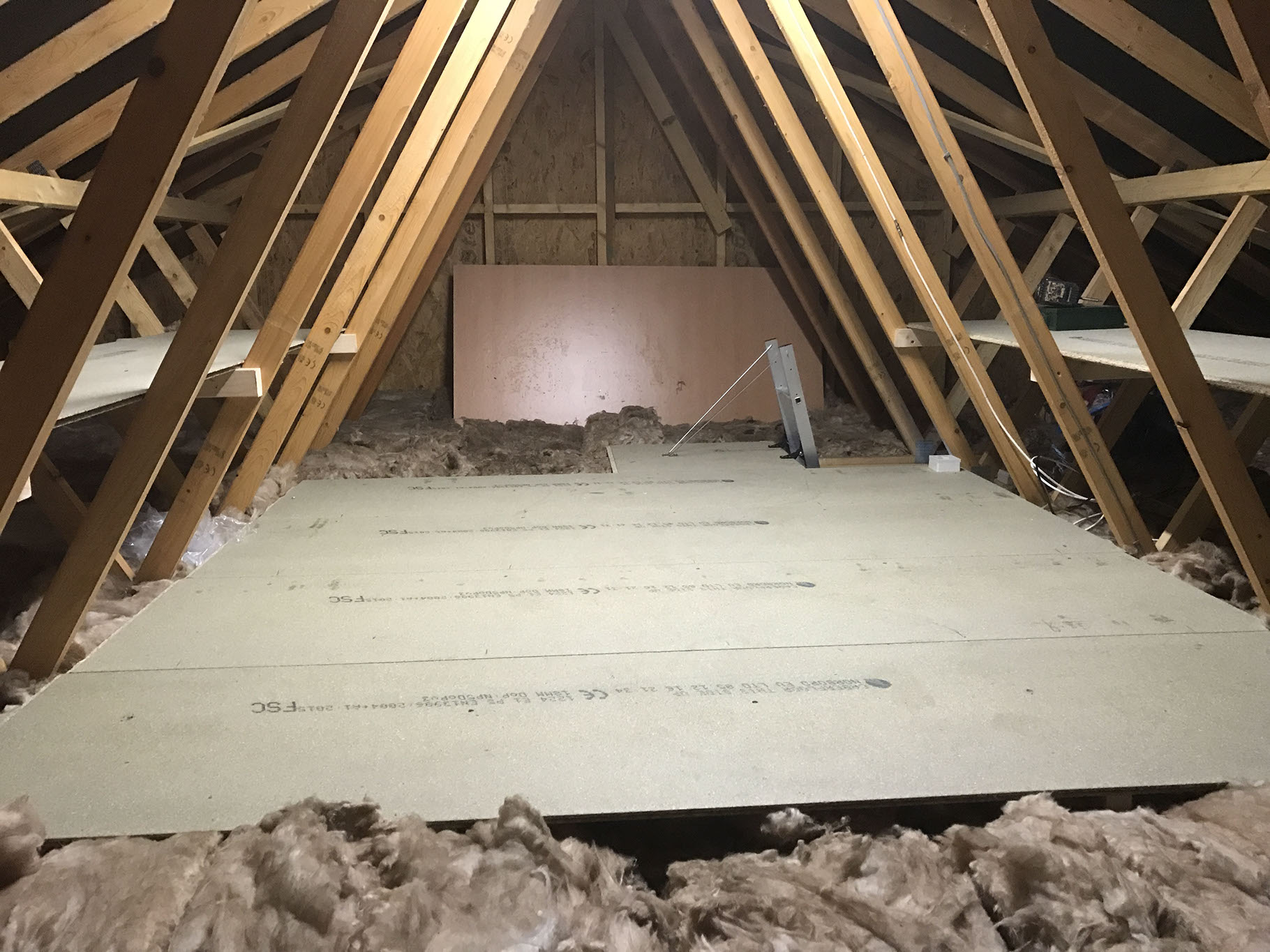 R & D Loft Ladders are a family run business covering Glasgow, Edinburgh and all areas of Scotland