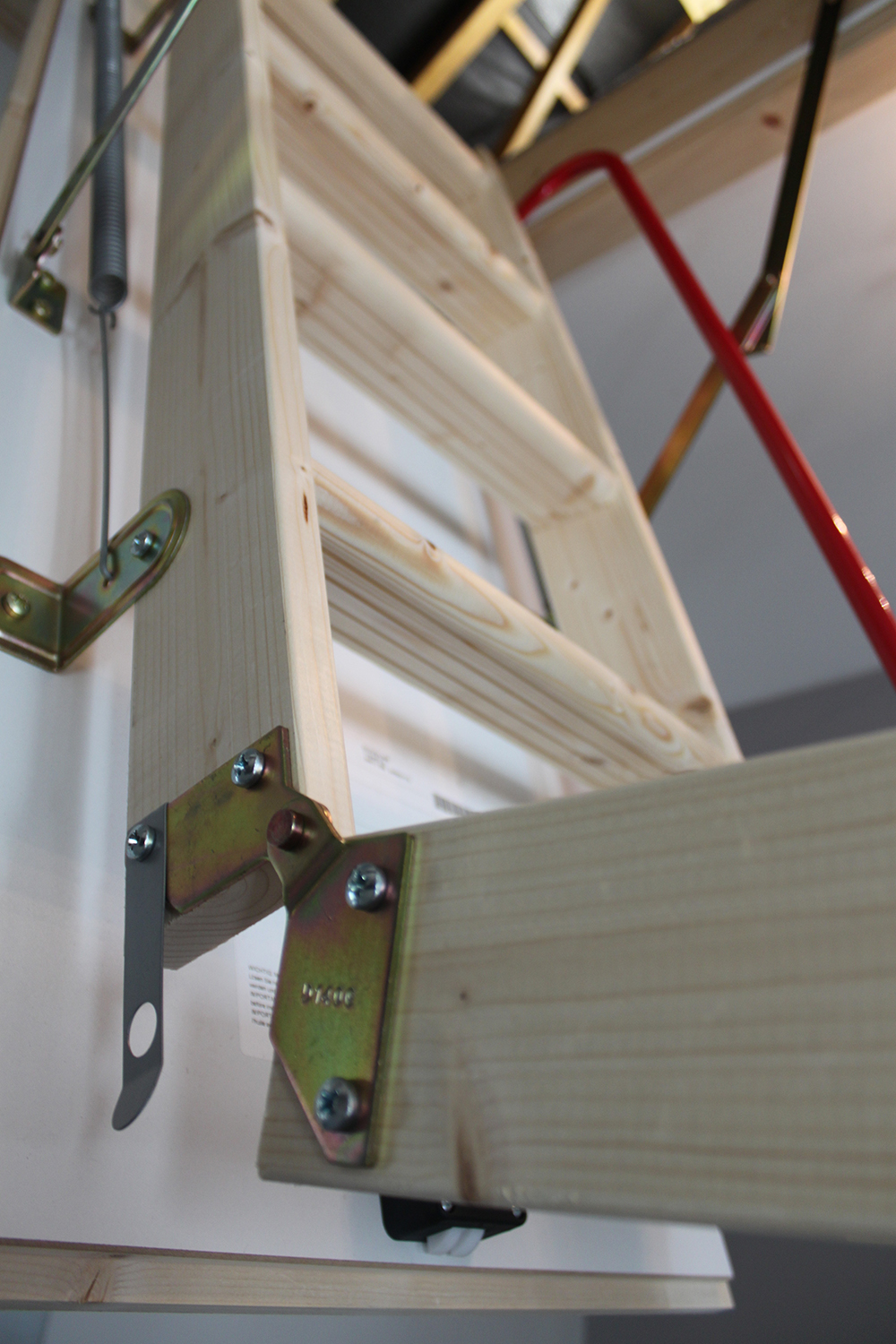 R & D Loft Ladders are a family run business covering Glasgow, Edinburgh and all areas of Scotland