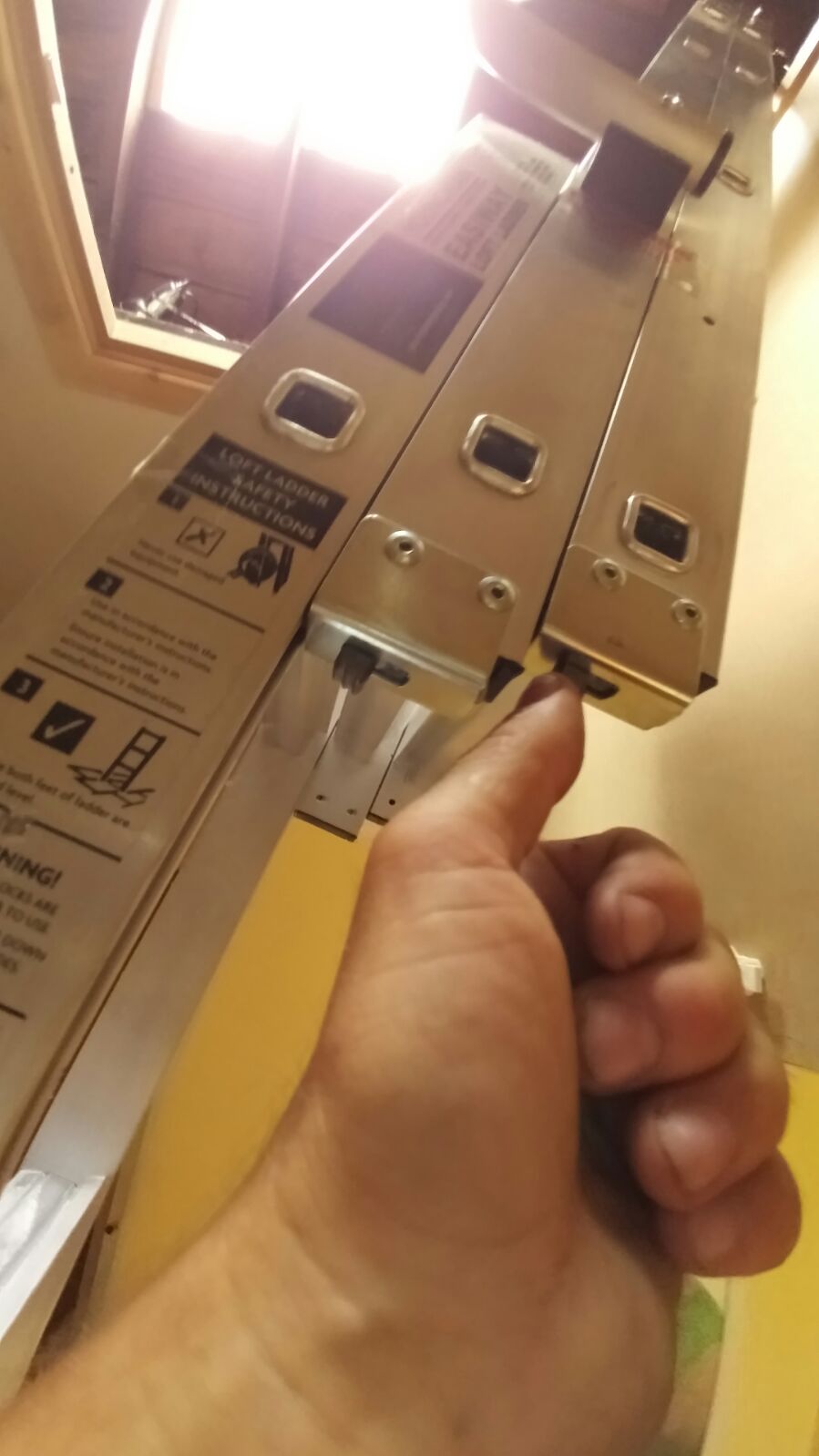 R & D Loft Ladders are a family run business covering Glasgow, Edinburgh and all areas of Scotland